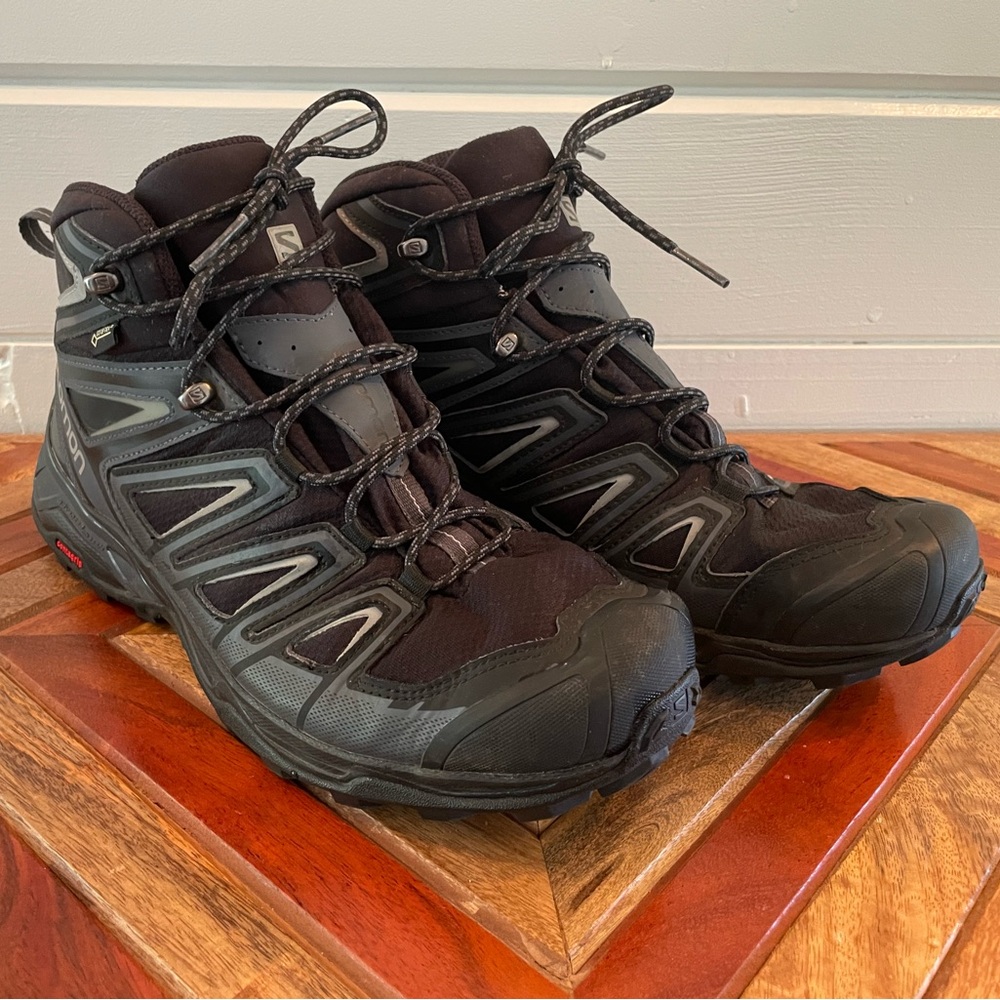 Men’s Salomon tactical hiking boots